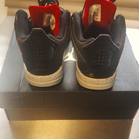 Kids nike air jordan brand new 13c with box - Picture 3 of 6